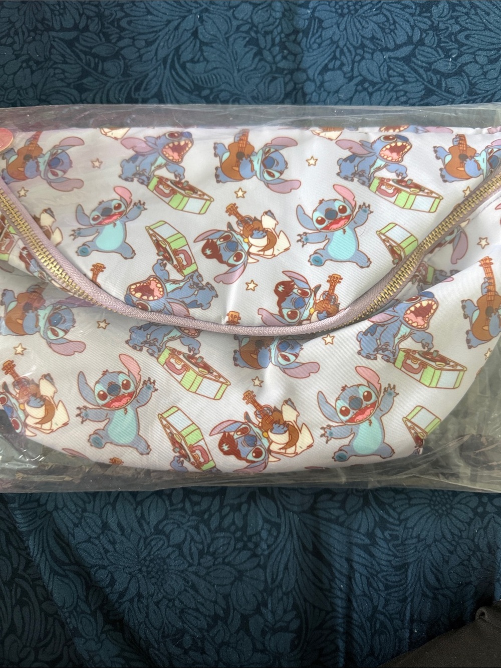 Disney Stitch Large Crossbody Belt Bag-White, Light Blue, - Picture 2 of 3
